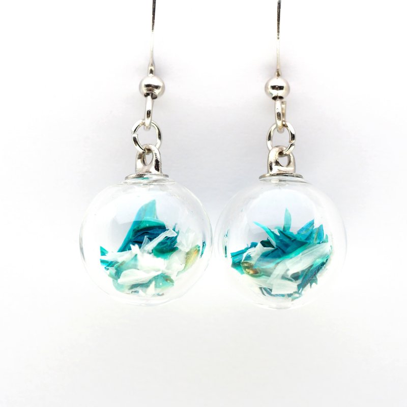 爱家作- OMYWAY 干花永生花玻璃球耳针耳环耳勾垂挂耳夹 1.2cm - 耳环/耳夹 - 玻璃 白色