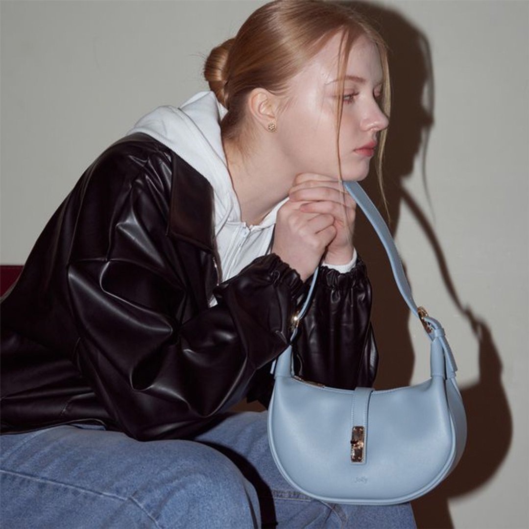 韩国JUDY BAG | 天空蓝色 | 牛角包袋|手袋单肩包 - 侧背包/斜挎包 - 人造皮革 蓝色