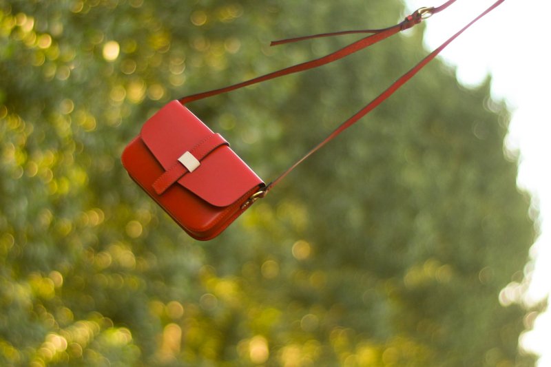 单肩 斜跨 手工植鞣真皮女包 方形简约小包 - 侧背包/斜挎包 - 真皮 