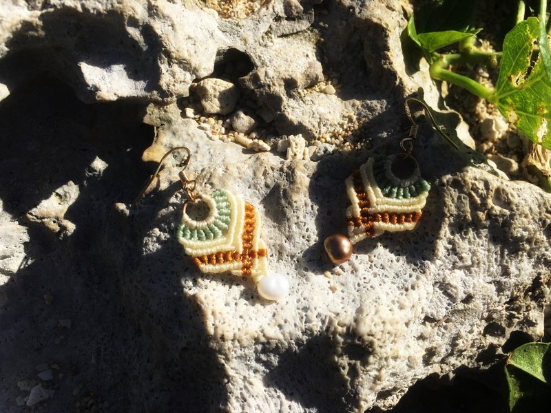 老缠球 编织珍珠耳环 - 耳环/耳夹 - 其他材质 白色