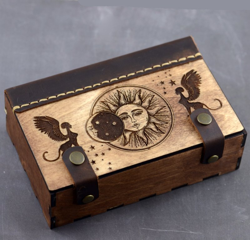 HANDMADE Sun Moon Tarot card box Witch trinket box Witchcraft gift - 收纳用品 - 木头 咖啡色