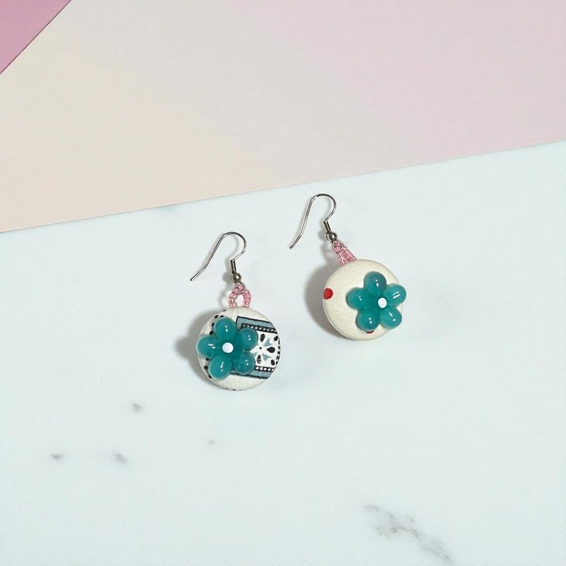 布面包扣圆圆花耳环 - 耳环/耳夹 - 其他人造纤维 白色