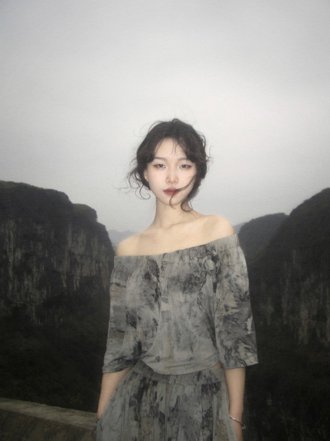 新中式复古 / 一字肩上衣 / 手工植物染 - 女装上衣 - 其他材质 灰色