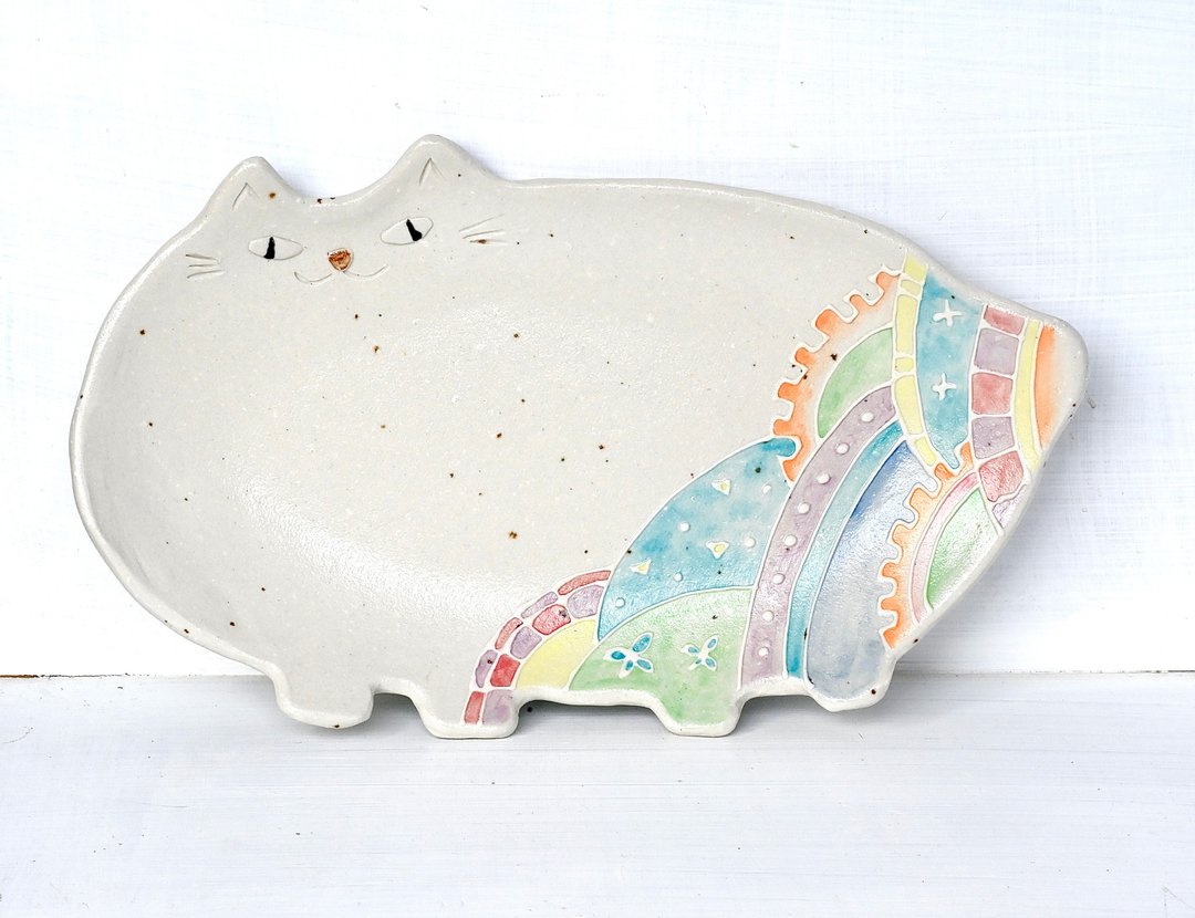 oversized fat cat dish　The pattern - 花瓶/陶器 - 陶 白色