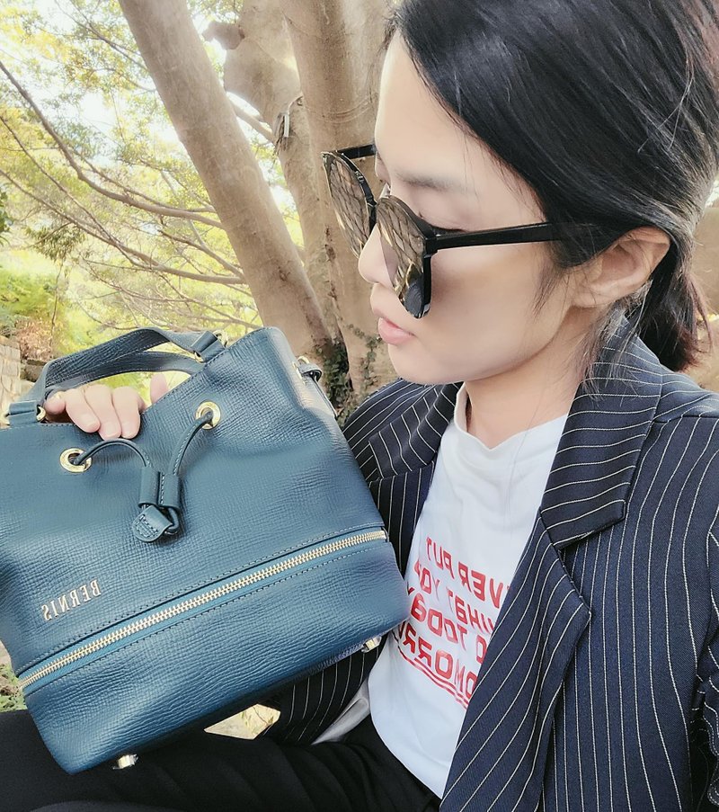 两用手提 牛皮|2way水桶包 十字纹系列-靛蓝色 - 手提包/手提袋 - 真皮 蓝色