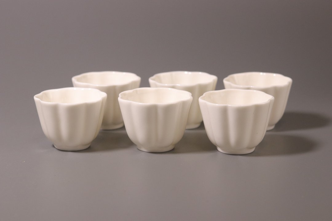 敦睦窑 德化模刻印花玉瓷杯 小瓜棱 六入一组 - 茶具/茶杯 - 瓷 白色