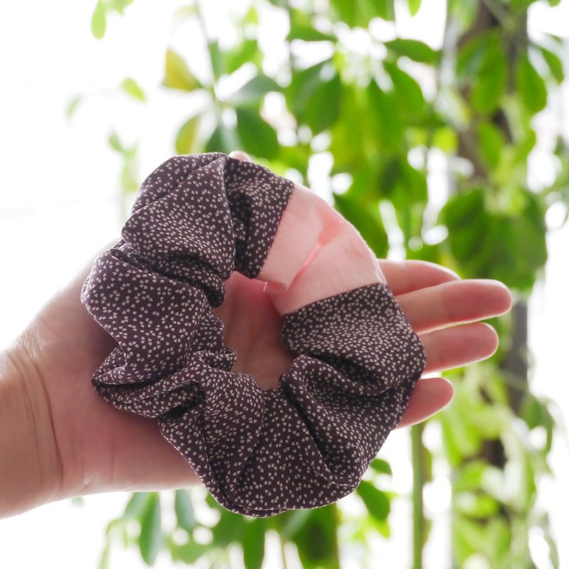Kimono Yukata Scrunchie Hair ornaments that bring happiness Premium floral silk - 发饰 - 丝．绢 紫色