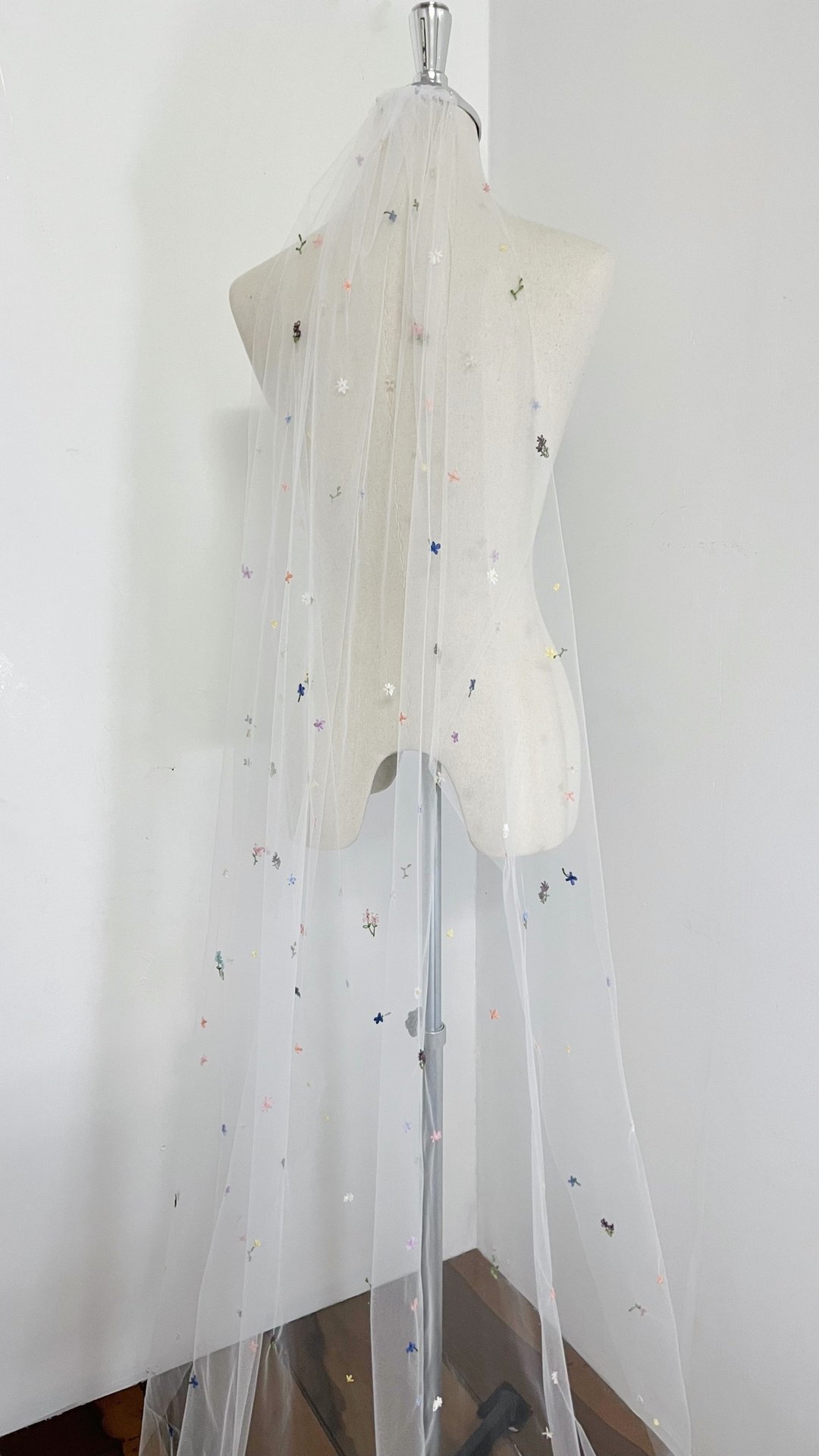 Petite Fleur : Wedding bridal veil - 发饰 - 绣线 