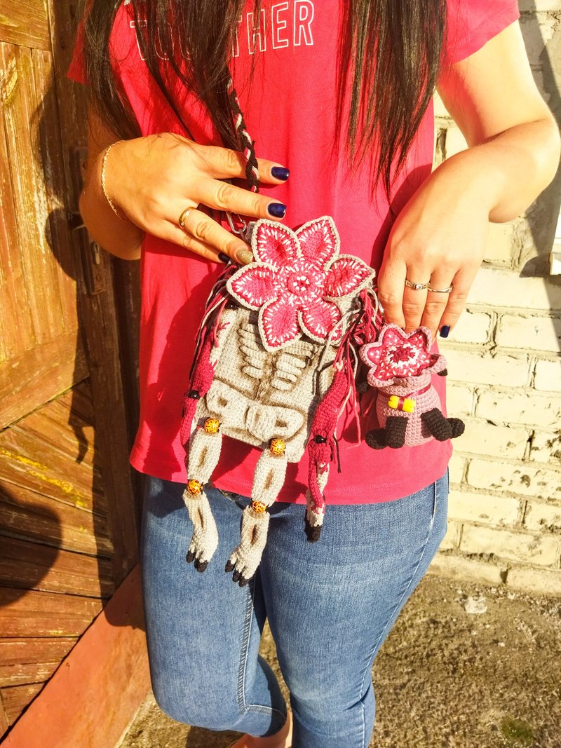 设置钩针图案-手机Demogorgon和Demodog的案例袋。 奇怪的事情 - 手工艺教程/工具书 - 其他材质 