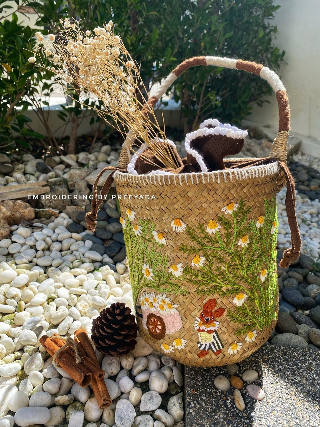 Hand-embroidered Krajood bag around the whole leaf, crocheted, lining, drawstring. - 手提包/手提袋 - 绣线 