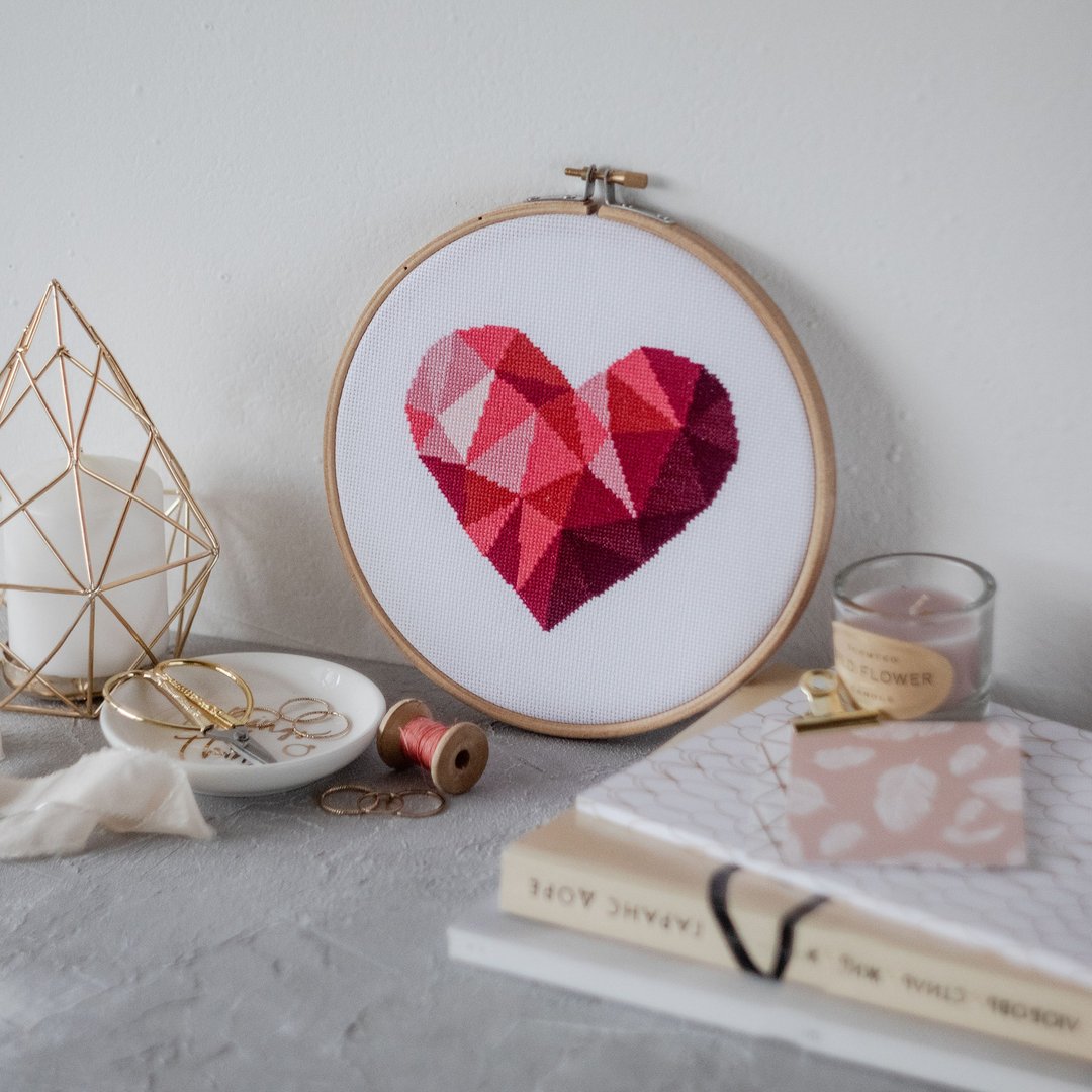 Geometric Heart Cross Stitch Kit - 编织/刺绣/羊毛毡/裁缝 - 其他材质 