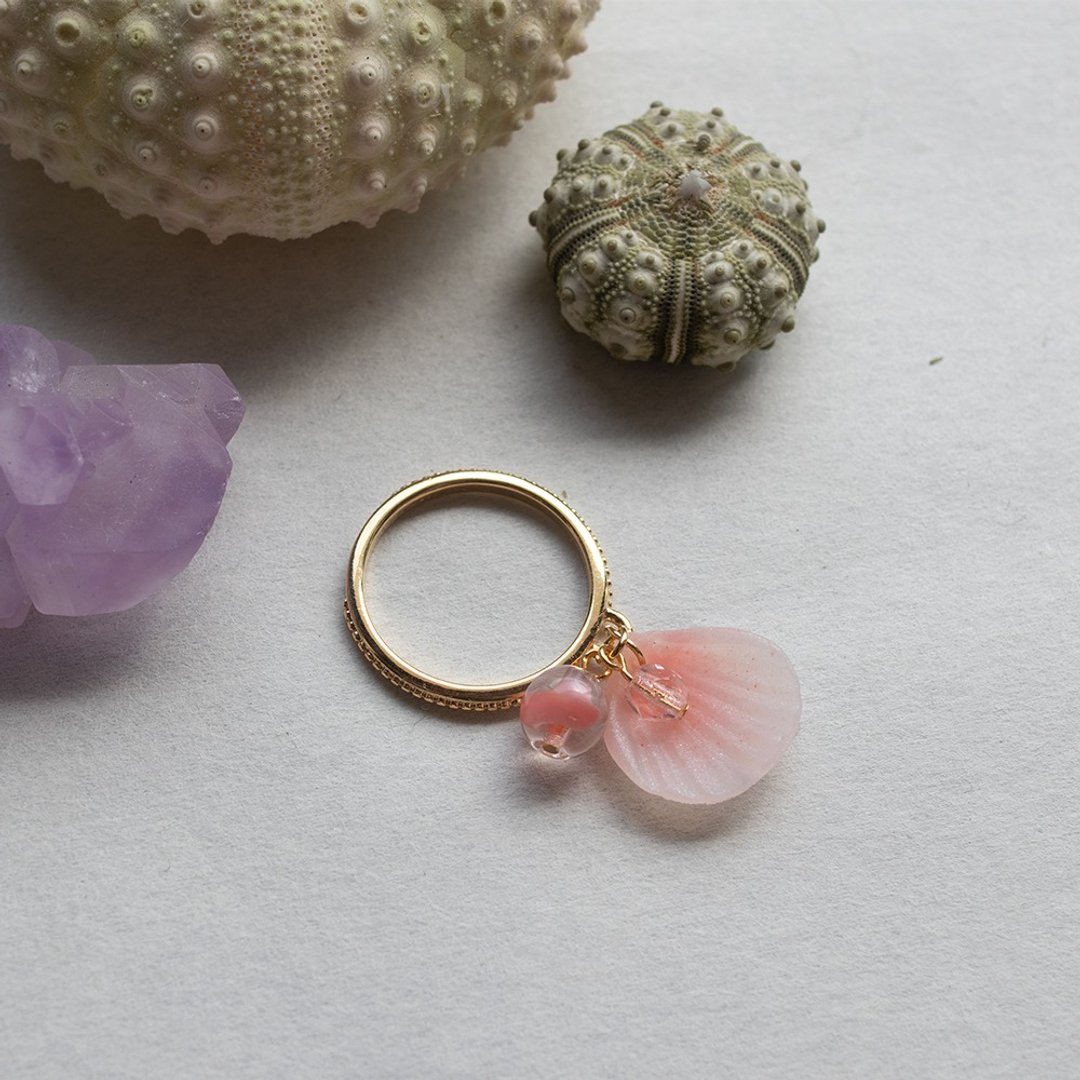 Cherry blossom shell rings - 戒指 - 粘土 粉红色