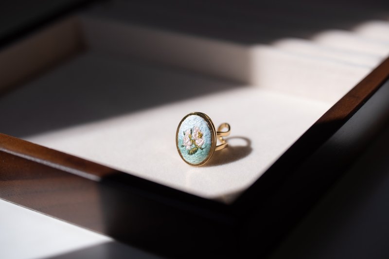 维纳斯的诞生 | 大马士革玫瑰刺绣戒指 - 戒指 - 棉．麻 