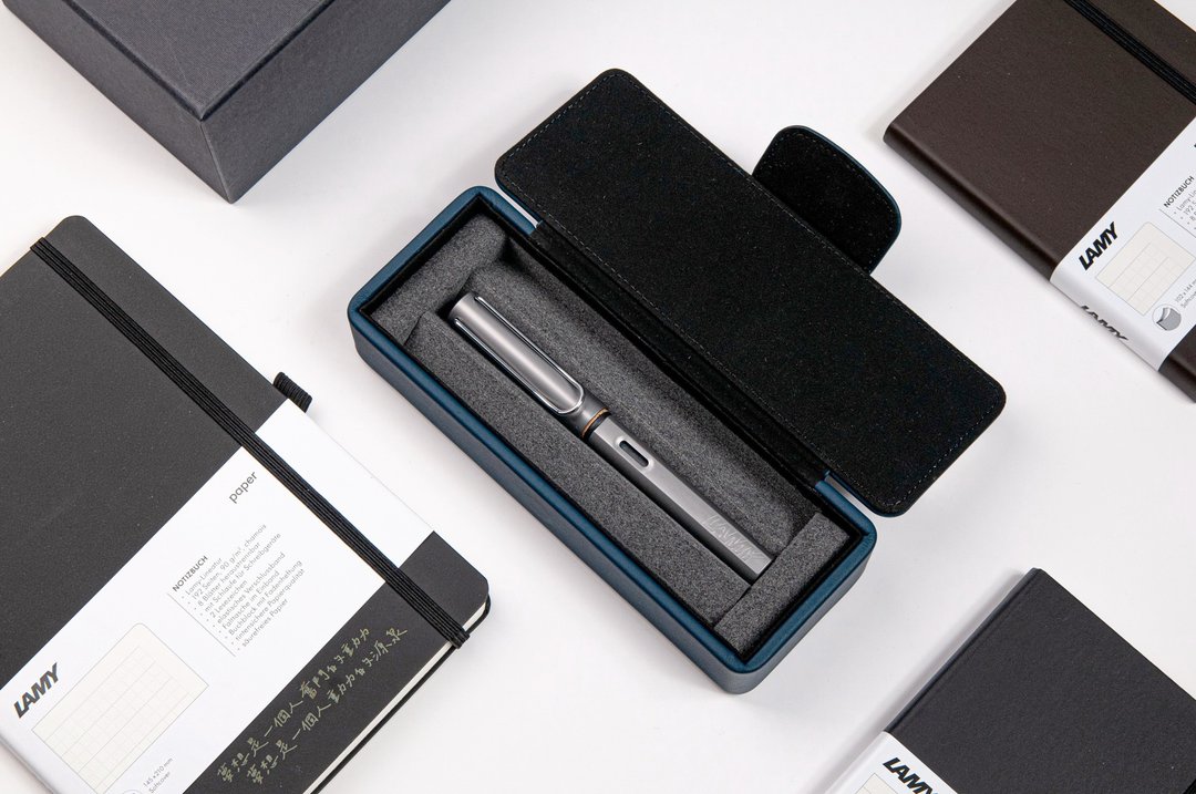 【雷雕免费刻字】LAMY 皮革笔盒 / AL star 系列 - 多选色 - 钢笔 - 铝合金 多色
