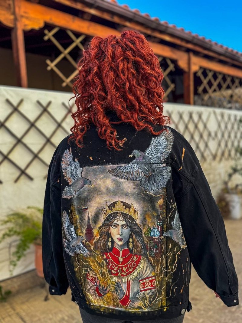 独家手绘黑丹宁外套，缀以金箔与珠饰刺绣 - 女装西装外套/风衣 - 棉．麻 黑色