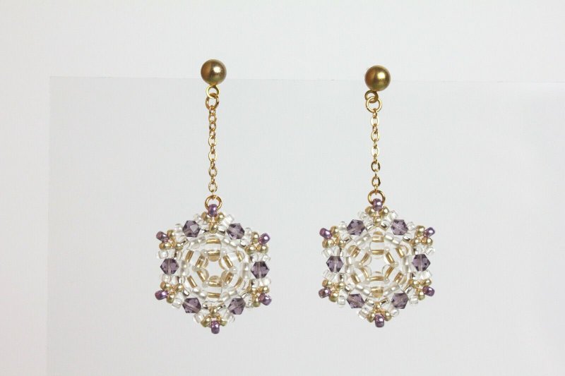 Beaded Snowflake Earrings Small Dangle Earrrings Dainty Bead Woven Earrings - 耳环/耳夹 - 玻璃 白色