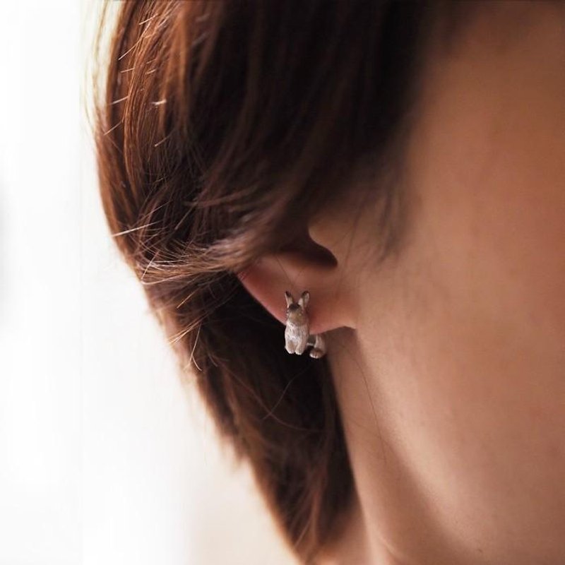 Rabbit Earrings Netherlands Dwarf One Ear / Matte Silver - 耳环/耳夹 - 其他金属 银色