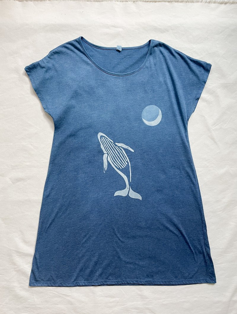鯨と月 BLUE MOON Whale One-piece Dresses JAPAN BLUE Indigo dyed 藍染 - 洋装/连衣裙 - 棉．麻 蓝色