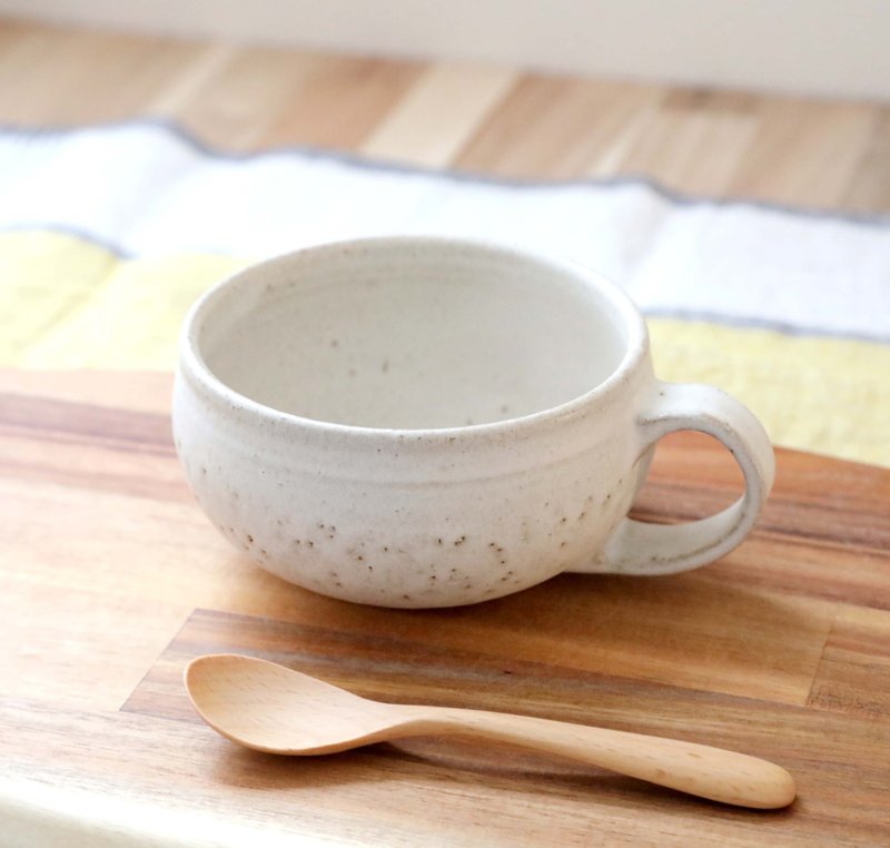 白雾面釉的粗犷温暖汤杯 - 咖啡杯/马克杯 - 陶 白色
