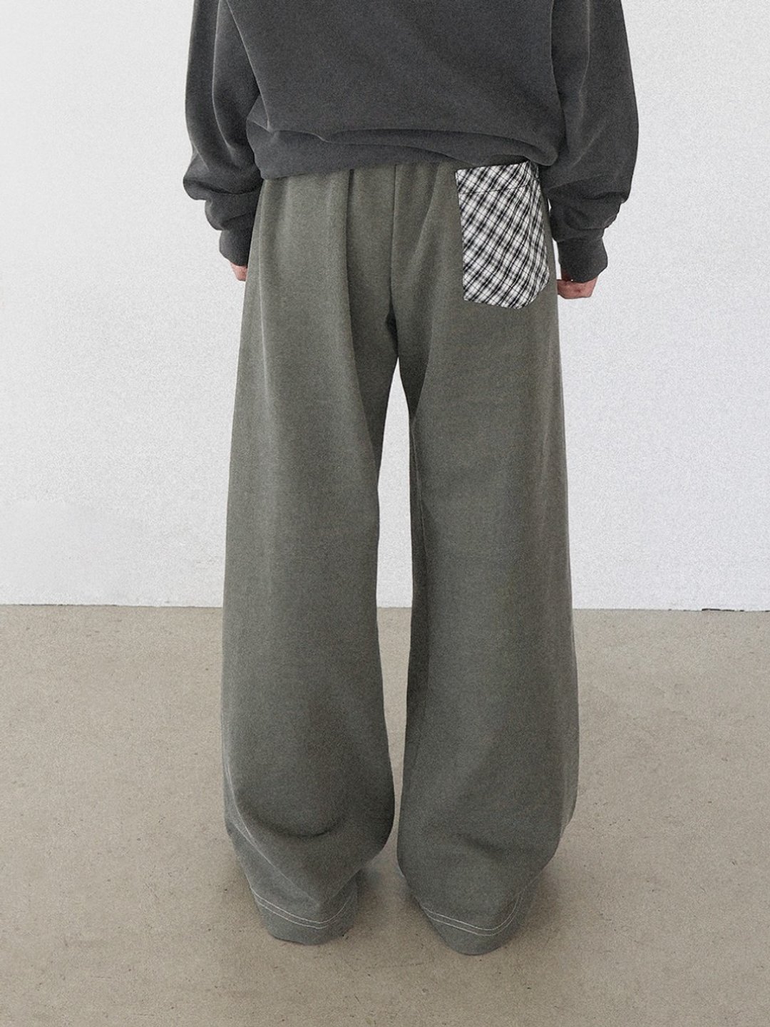KHAKI CHECK SWEAT PANTS - 中性裤装 - 棉 卡其色
