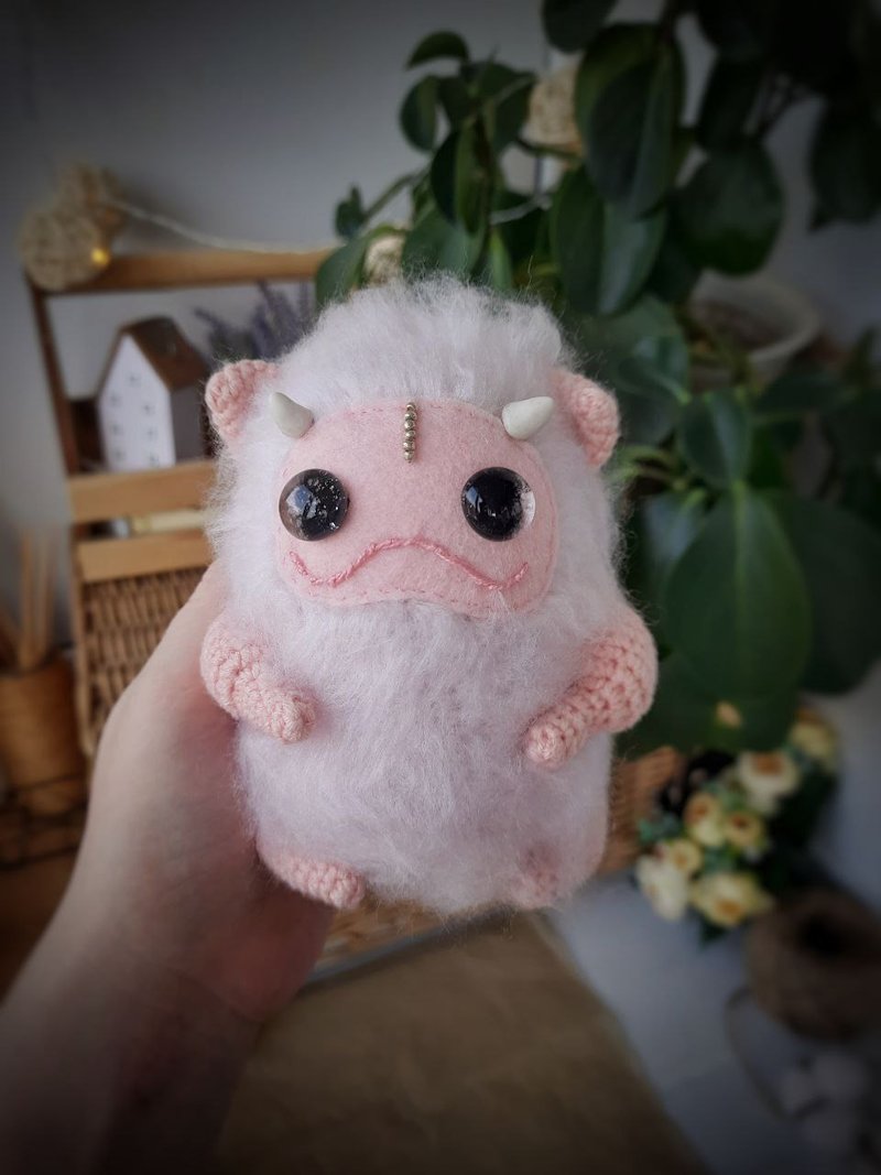 Stuffed home keeper alien Fantastic interio decor. Pink plush house keeper OOAK - 玩偶/公仔 - 棉 粉红色