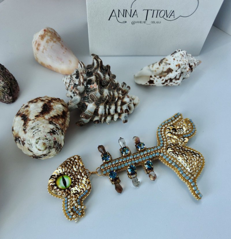 吊坠鱼胸针鱼金鱼串珠胸针吊坠吊坠 - 胸针 - 水晶 金色