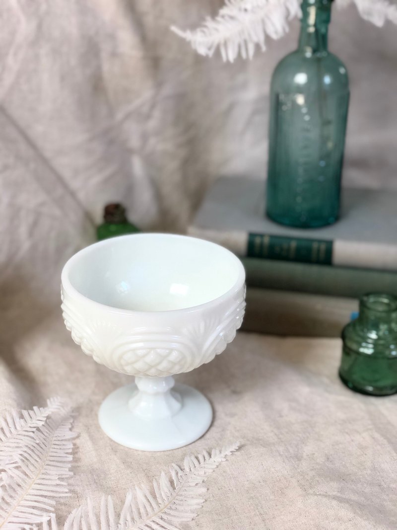 Vintage Milk Glass 美国早期牛奶玻璃高脚碗/糖果碗 - 摆饰 - 玻璃 
