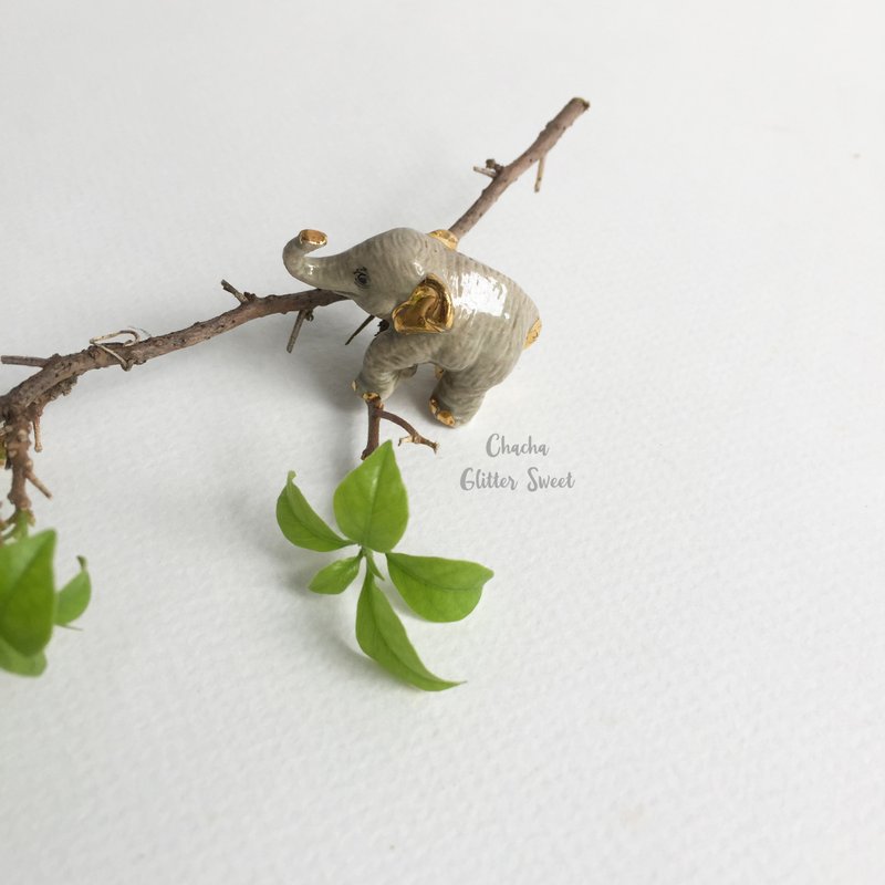 Lucky tiny elephant - Tiny animal figurine - 玩偶/公仔 - 陶 银色