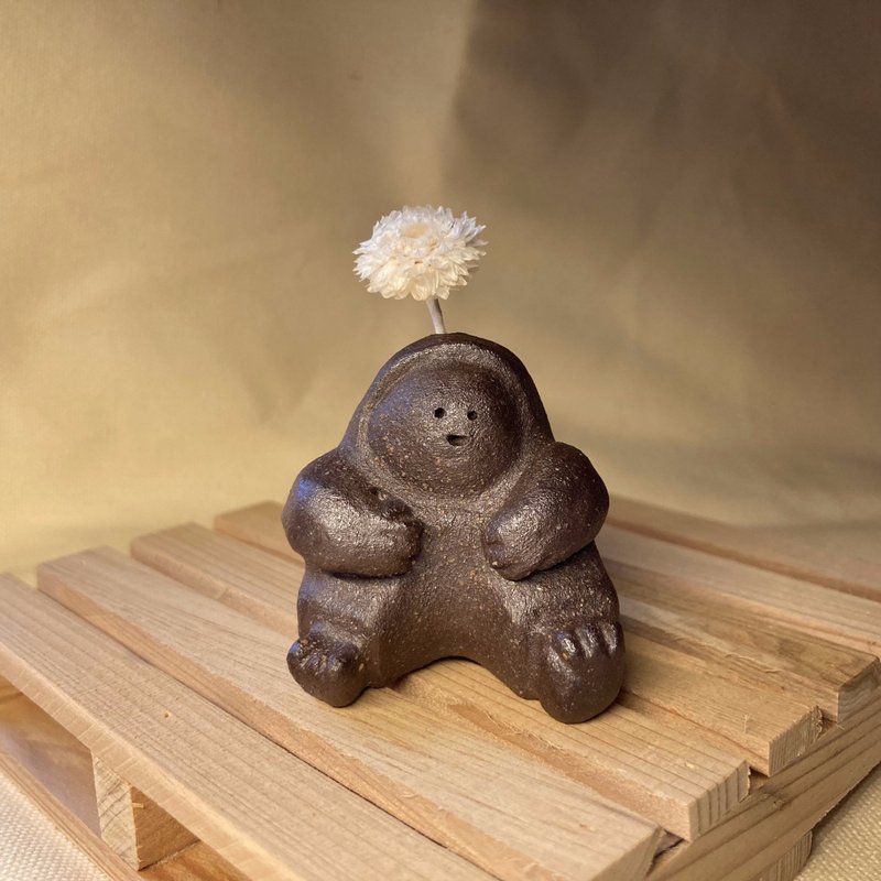 菜陶 陶偶 干燥花器 桌上小物 小公仔手作作 - 摆饰 - 陶 咖啡色