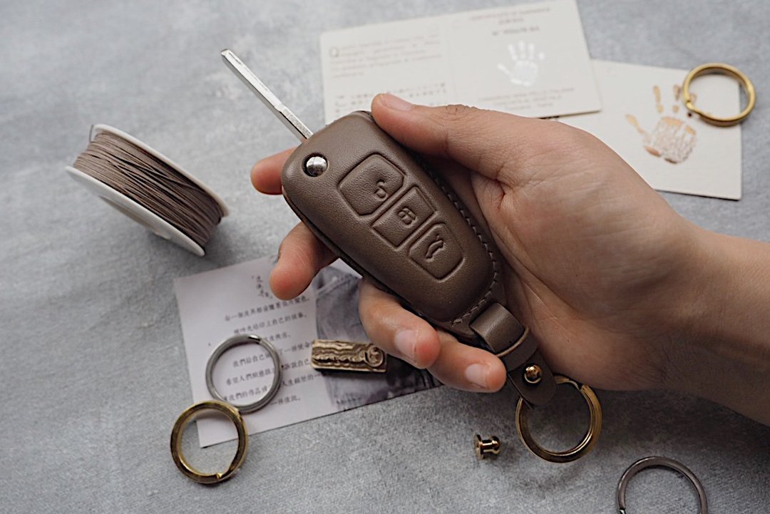 纯手工牛皮福特Ford车钥匙套 颜色款式可定制化 可刻字可订制礼物 - 钥匙链/钥匙包 - 真皮 卡其色