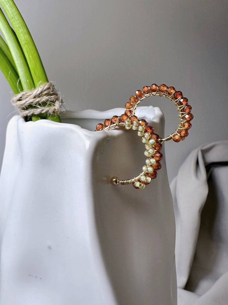 Garnet c型耳环 - 耳环/耳夹 - 其他金属 