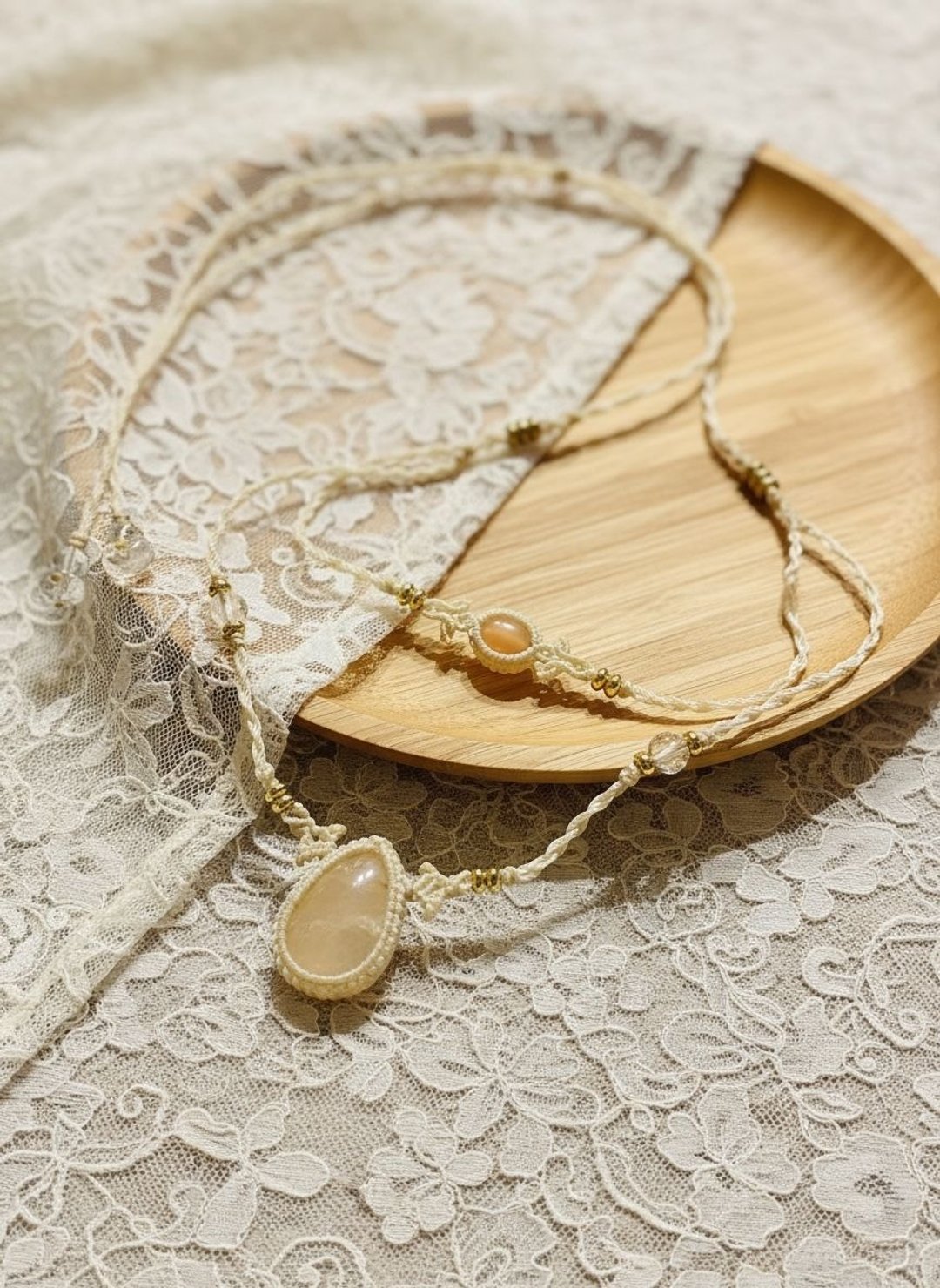 Crystoria Stone | Macrame | 南美蜡线 | 项链 | 玛瑙 - 项链 - 宝石 白色