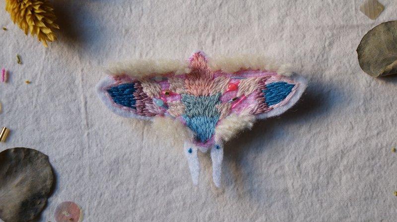 多彩梦网 刺绣毛线蛾 - 发饰 - 绣线 多色