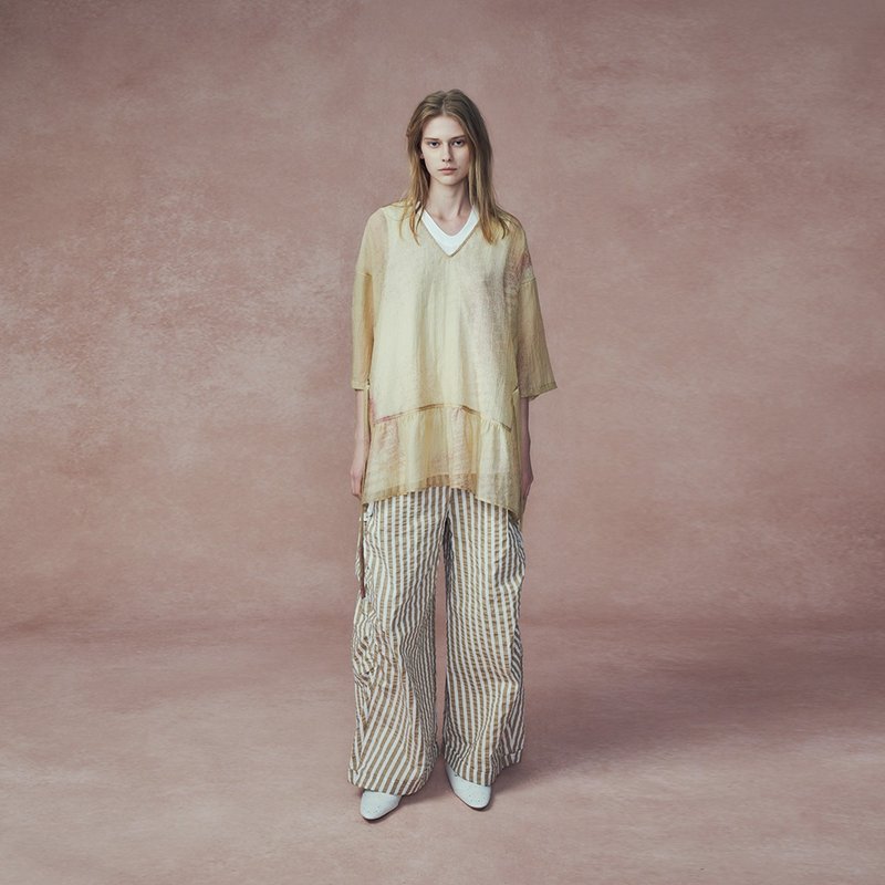 2401B35 绑带荷叶V领上衣 (卡其色) - 女装上衣 - 尼龙 卡其色