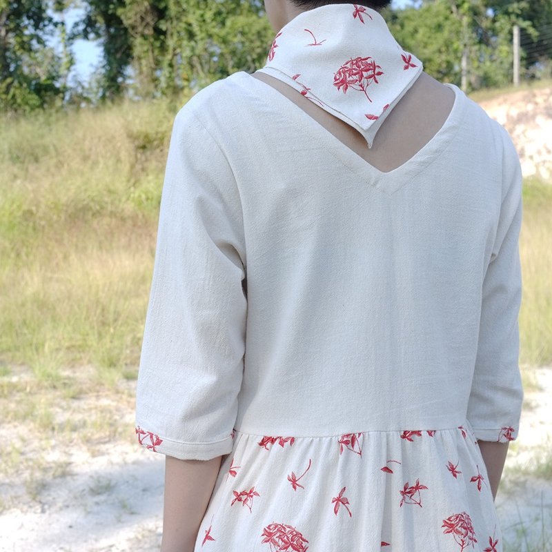linnil: West indian jasmine tunic / half of flower - 女装上衣 - 棉．麻 白色