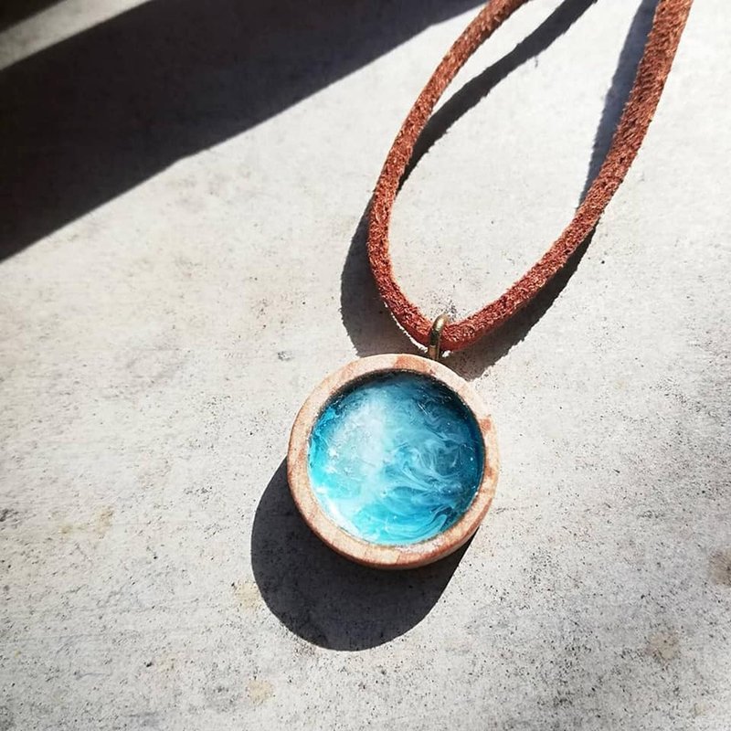 手绘海洋小挂画系列 - Classic Series - Art Piece No. S01 - 颈链 - 木头 蓝色