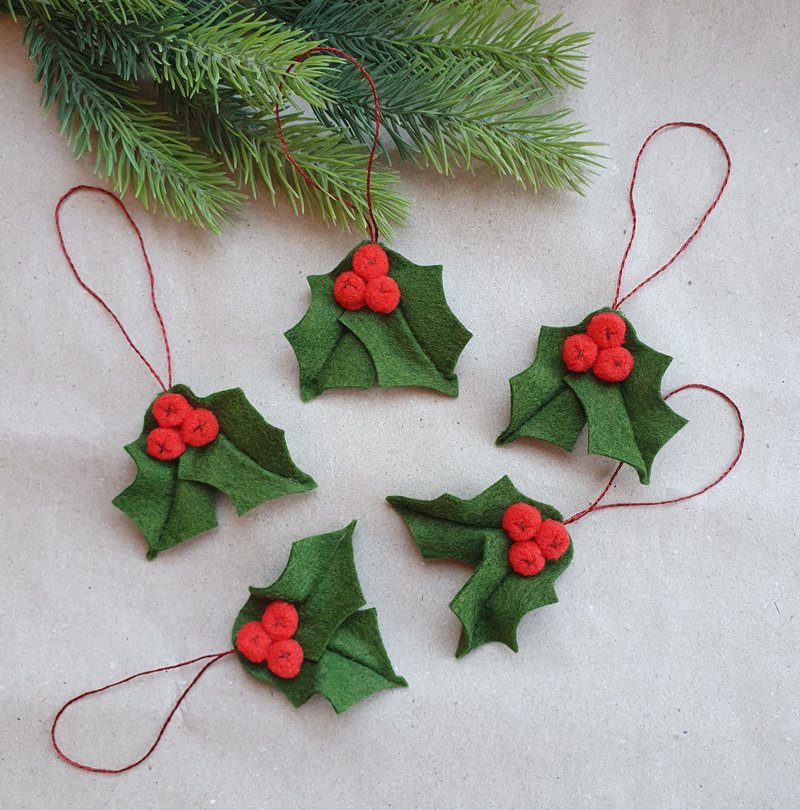 Holly christmas ornament, festive holly, tree decorations, christmas flower - 玩偶/公仔 - 环保材料 