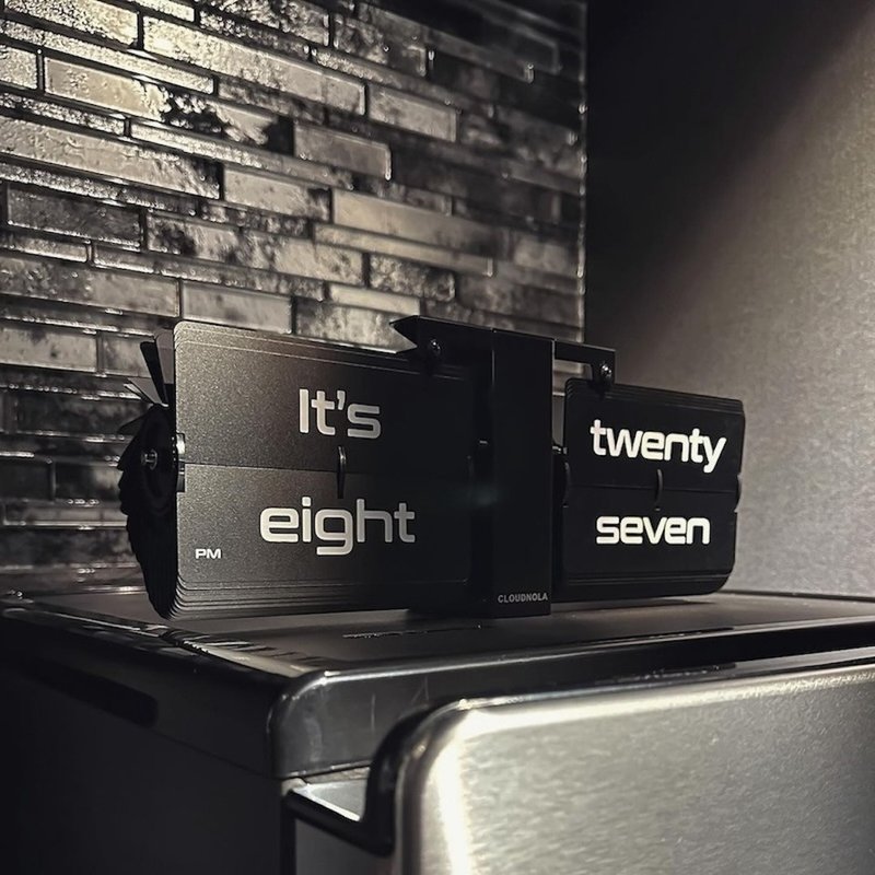 CLOUDNOLA | Flipping Out 文字翻转时钟 黑色 - 时钟/闹钟 - 其他金属 黑色