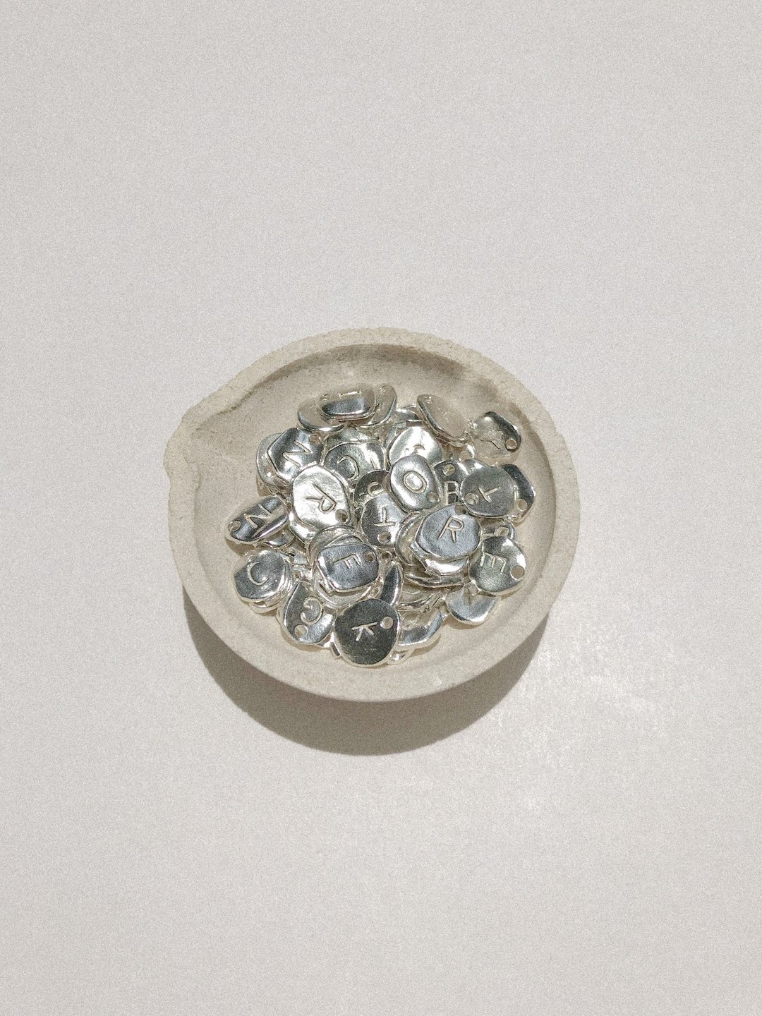 Single Alphabet Necklace 英文字母项链 七夕 情人节 圣诞 - 项链 - 纯银 银色