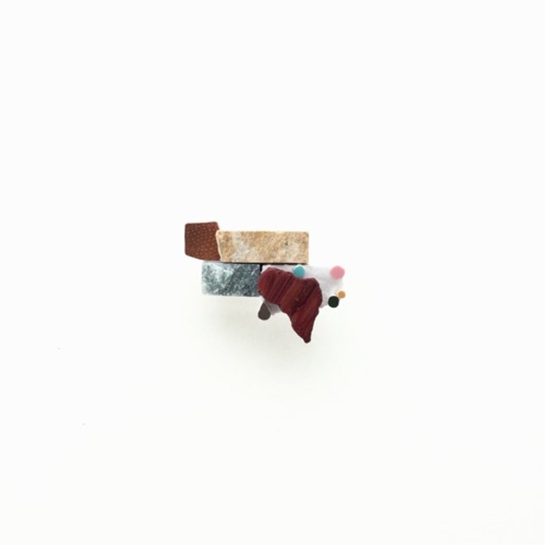 Mosaic and copper and marble mix brooch / tablet - 胸针 - 其他金属 白色
