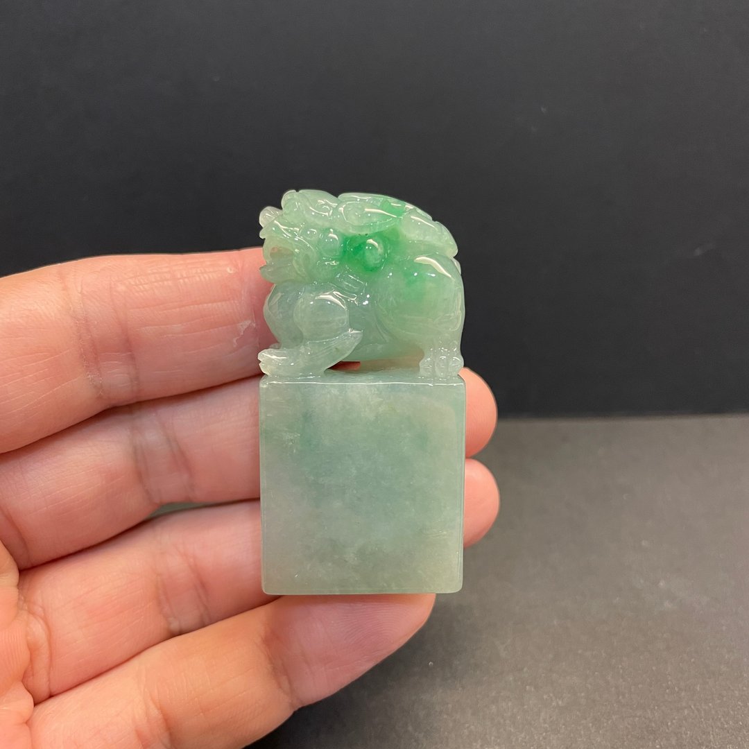 瀚玉珠宝 天然A货翡翠  阳绿貔貅翡翠印章 中间的绿圆非常好看 - 其他 - 玉石 