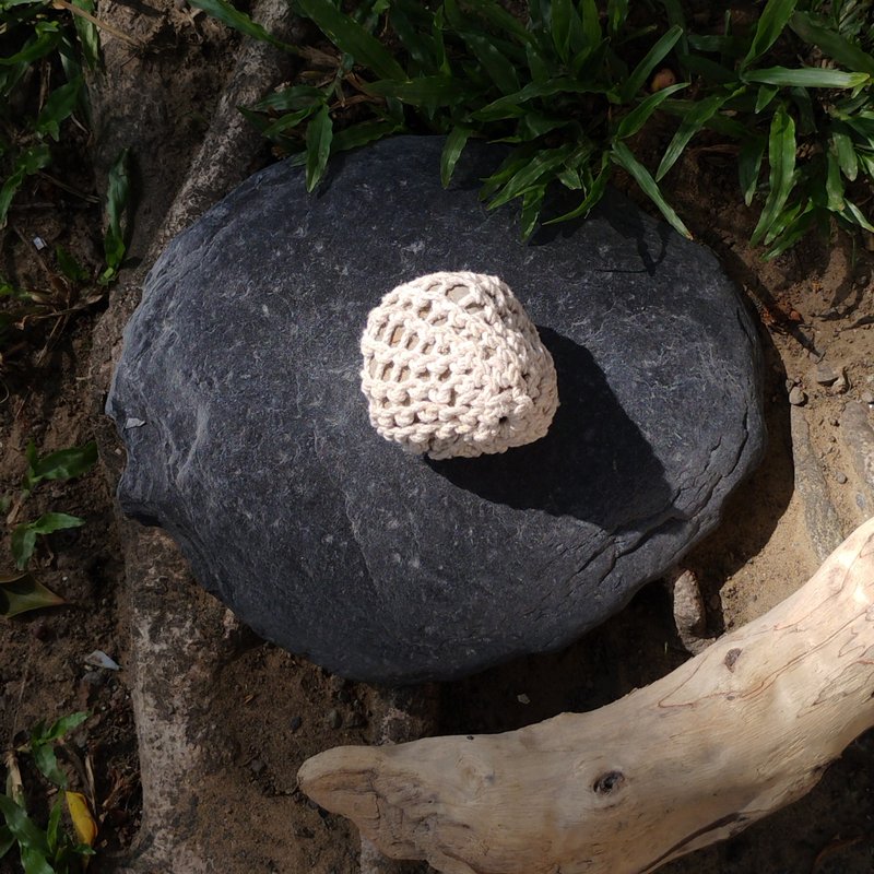 【Into the Web】落网之石－包石之一 棉绳编织包石 - 摆饰 - 其他材质 白色