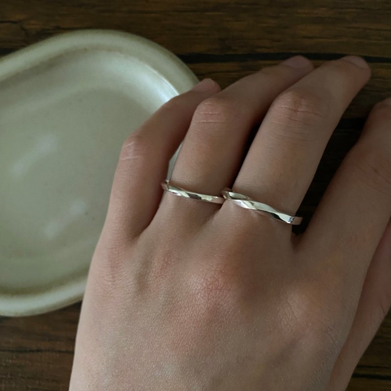 【圣诞礼物】双旋戒 (单只) 925纯银 定制化戒指 对戒 - 戒指 - 纯银 银色