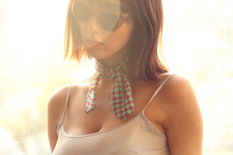 【 样品优惠 】法式浪漫时尚 Guattari 绿色格子印花精品方巾 - 丝巾 - 丝．绢 绿色