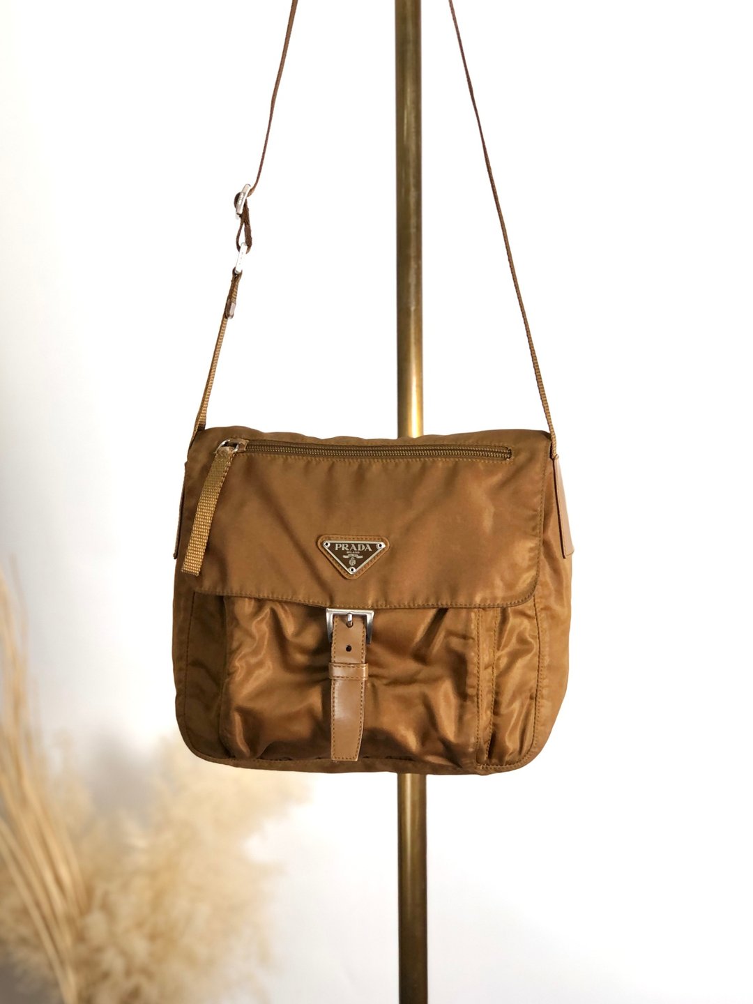 【日本直送 品牌二手包包】PRADA 单肩包棕三角形logo 前扣 尼龙 复古 j8zznknk - 侧背包/斜挎包 - 尼龙 咖啡色