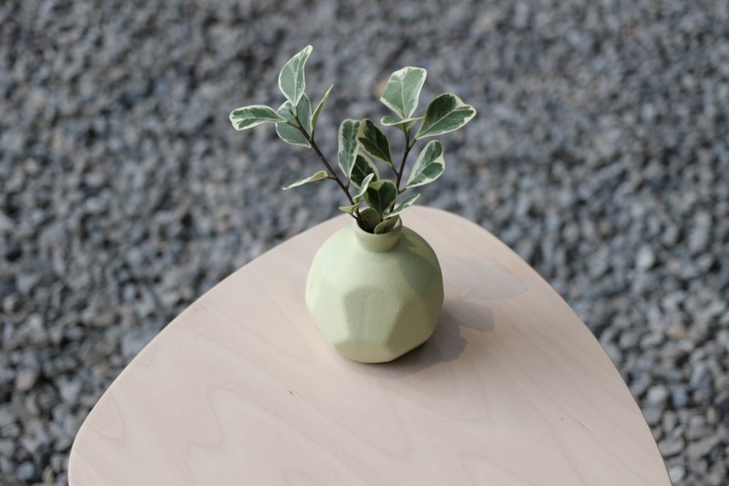 水培植栽│斑叶三角榕_室内植物 磨砂陶瓷几何花瓶 黄 - 植栽/盆栽 - 陶 