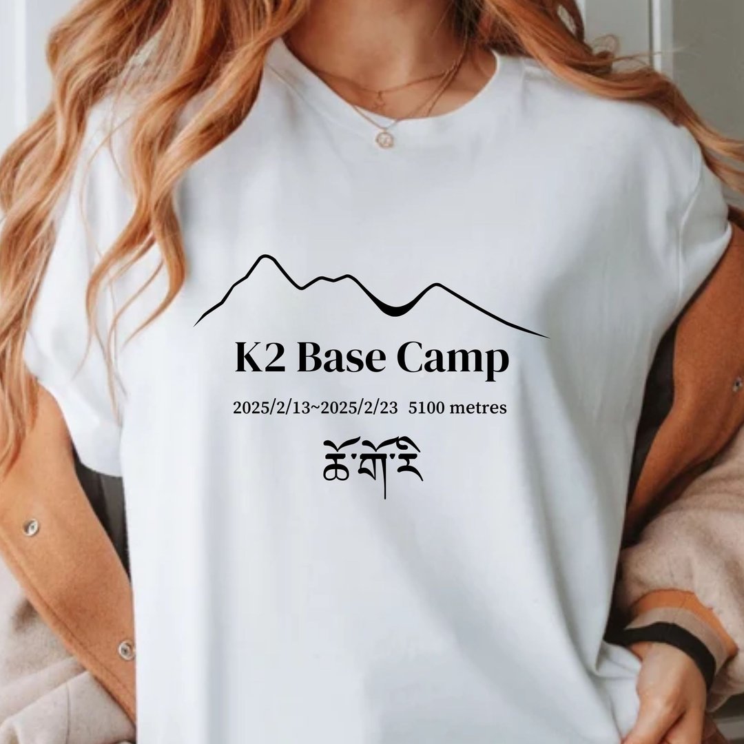 K2 Base Camp 文字系列 中性短袖上衣 健行登山户外爱好 - 女装 T 恤 - 棉 白色