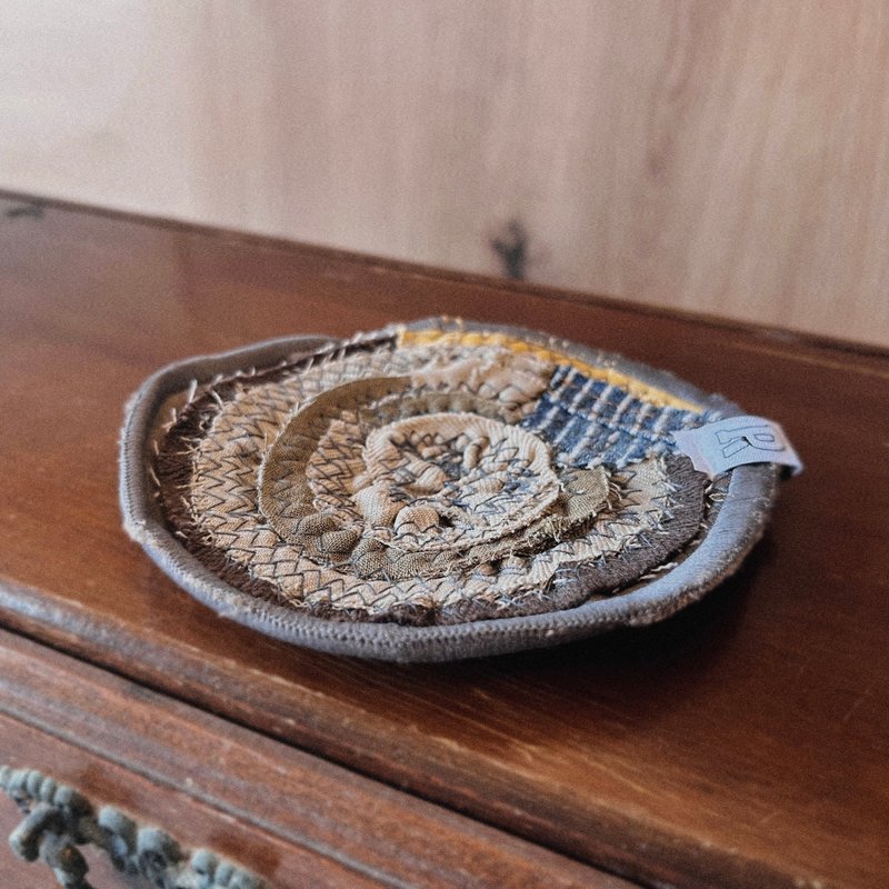 Potteric 布陶器 - 碟子 | Field - 摆饰 - 棉．麻 卡其色