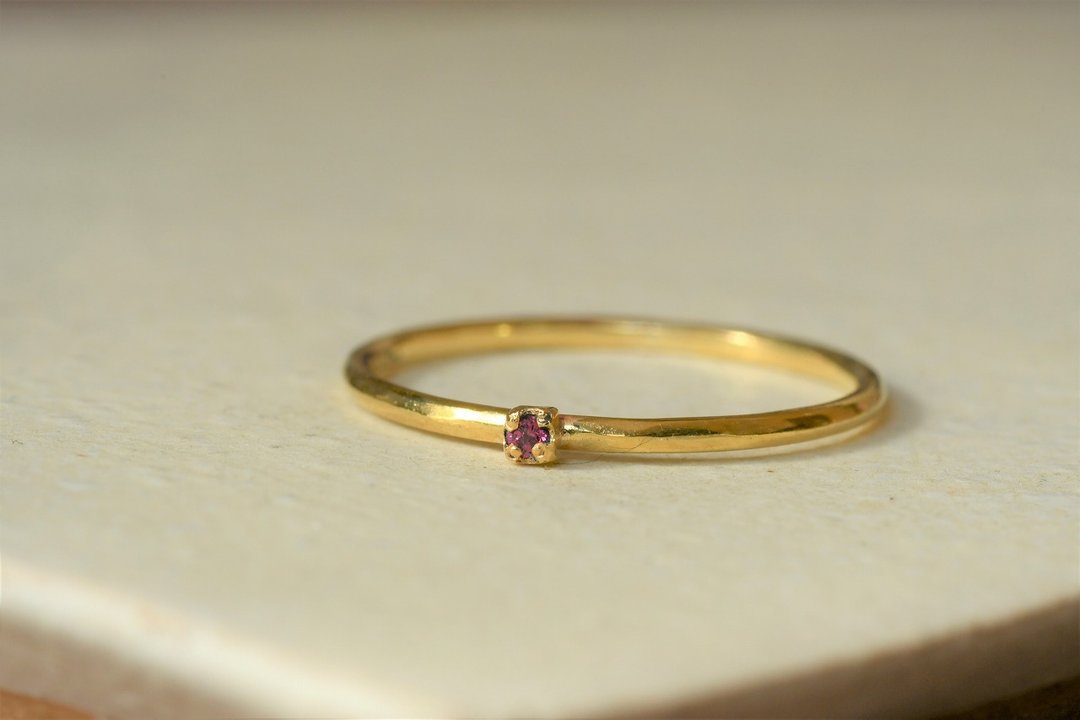 A story that passes through time Rhodolite Garnet - 戒指 - 其他金属 红色