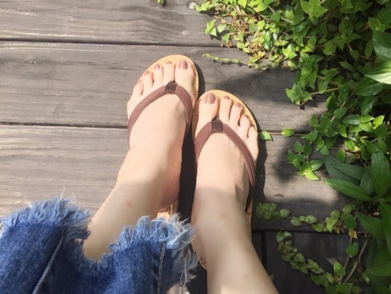 新款法国FYE环保休闲夹脚拖   巧克力色 女款 - 拖鞋 - 环保材料 咖啡色